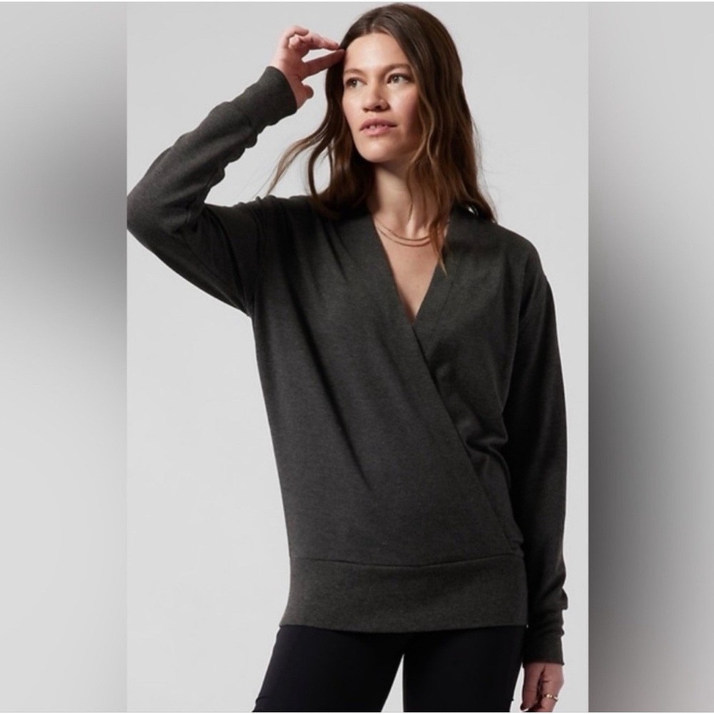 Athleta Purana‎ V-Neck Wrap Sweatshirt Womens Small Heather Gray Soft Cozy Relax